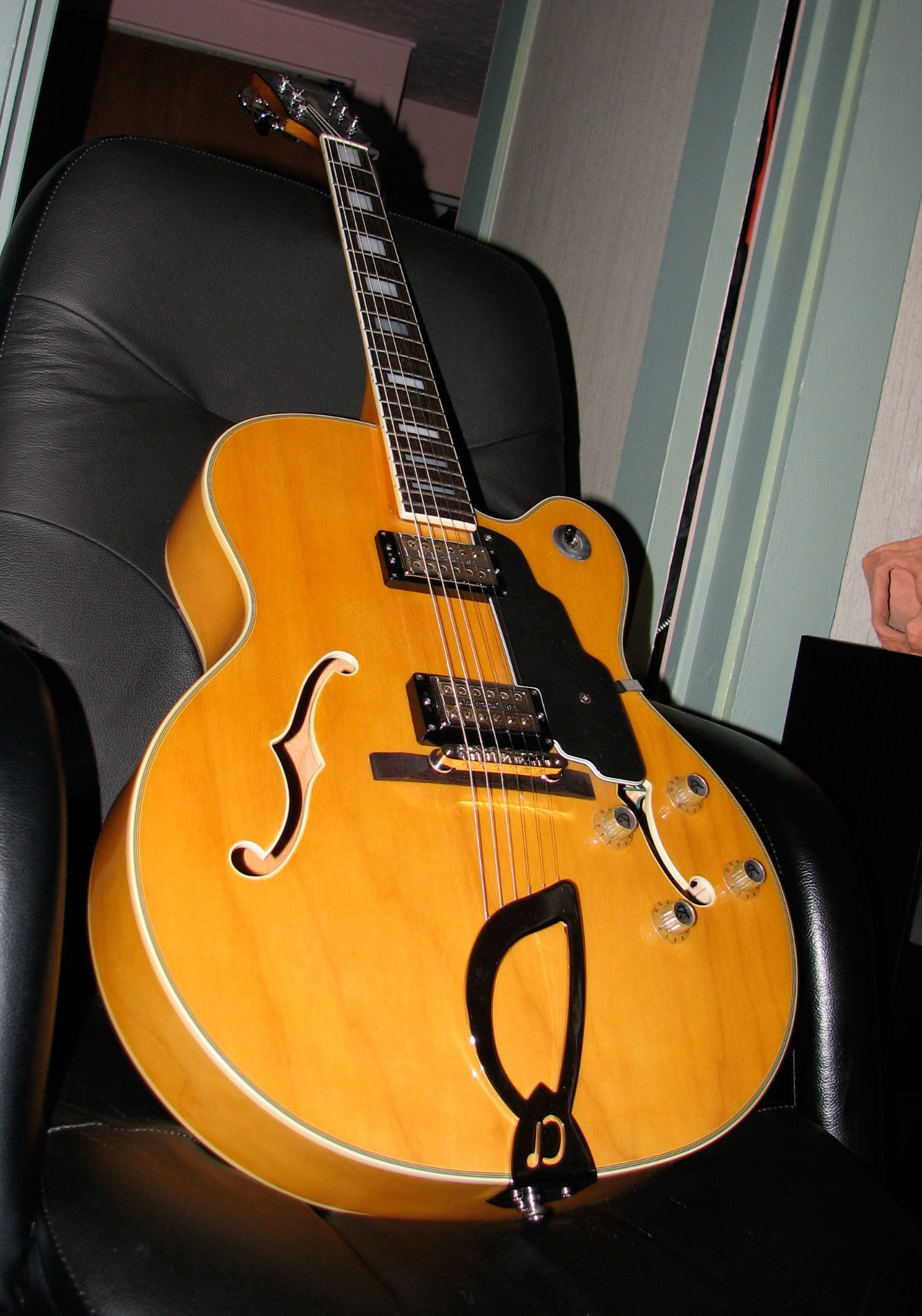 dearmond archtop